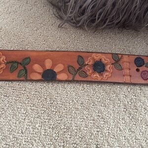 Vintage Decorative Leather Belt. Size 29-34 waist